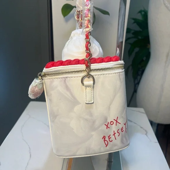 Betsey Johnson Shortcake Purse Kitsch NWT - Picture 7 of 16